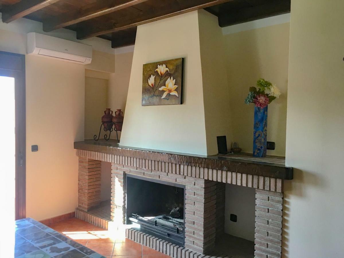 منزل الضيف مونتيهمورتو  في Casa De Teones المظهر الخارجي الصورة