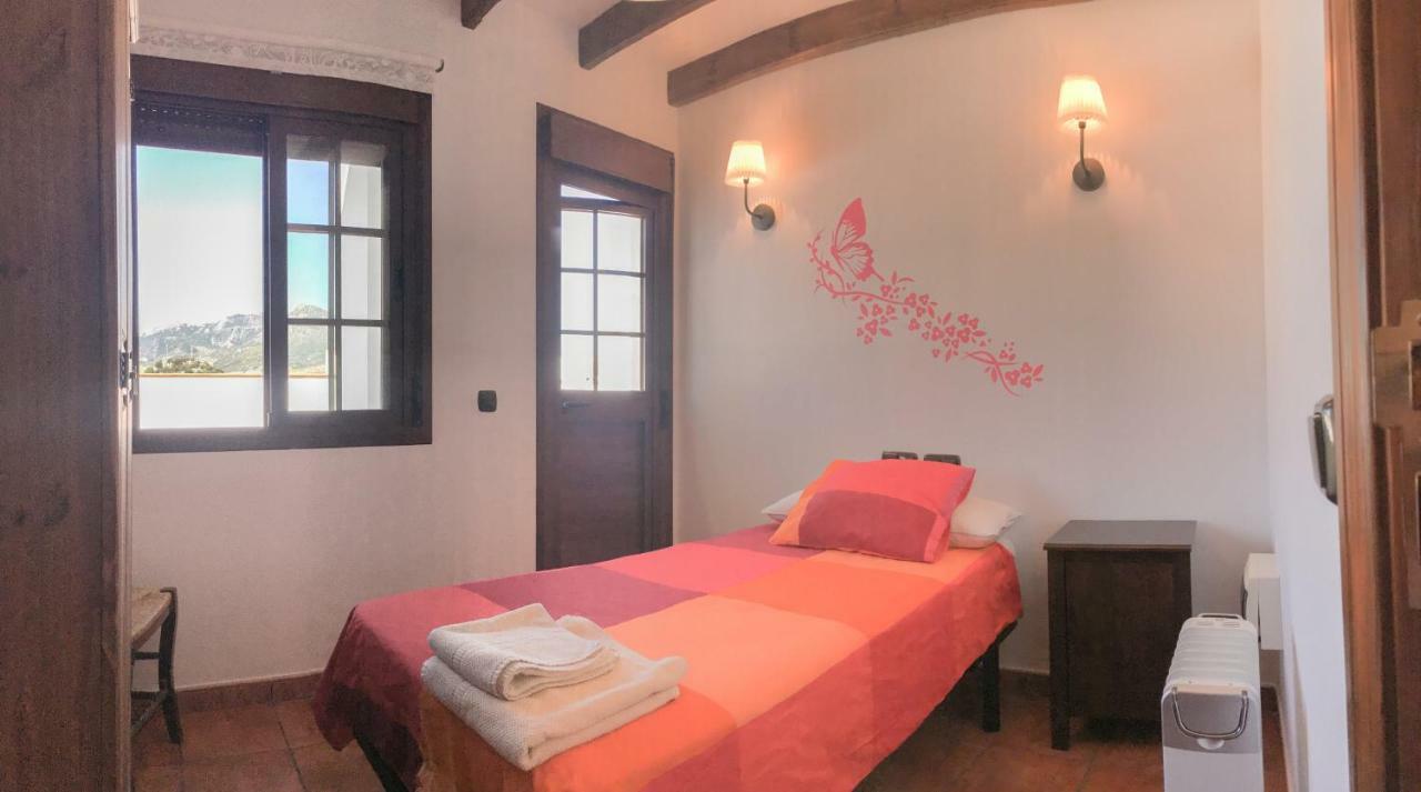 منزل الضيف مونتيهمورتو  في Casa De Teones المظهر الخارجي الصورة