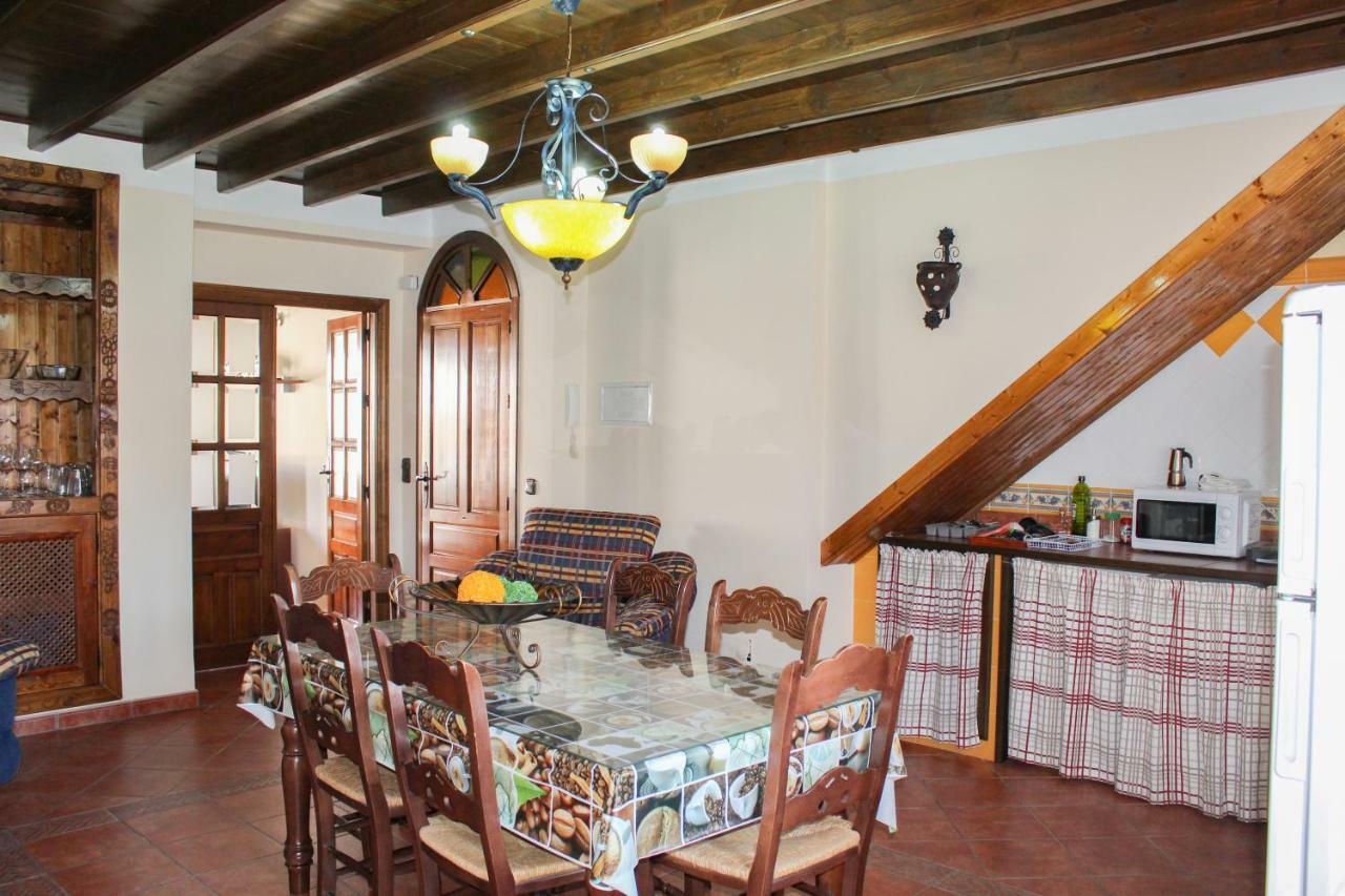منزل الضيف مونتيهمورتو  في Casa De Teones المظهر الخارجي الصورة
