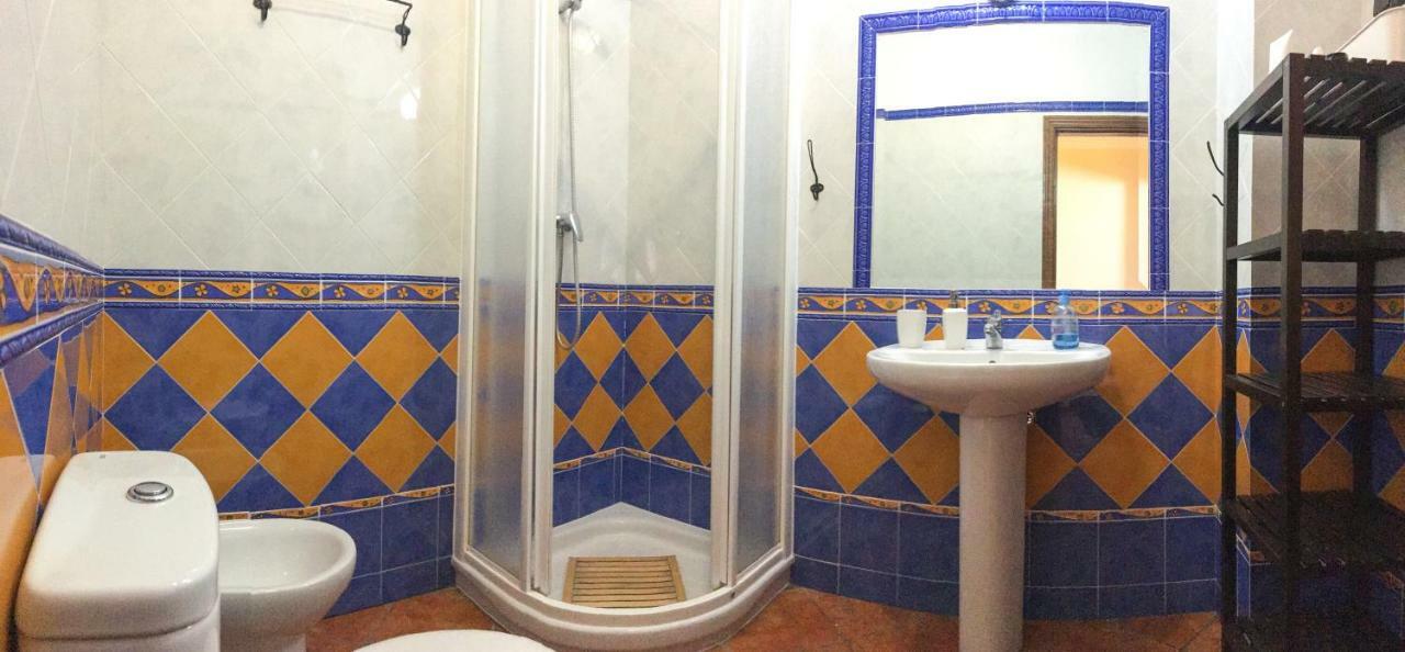 منزل الضيف مونتيهمورتو  في Casa De Teones المظهر الخارجي الصورة